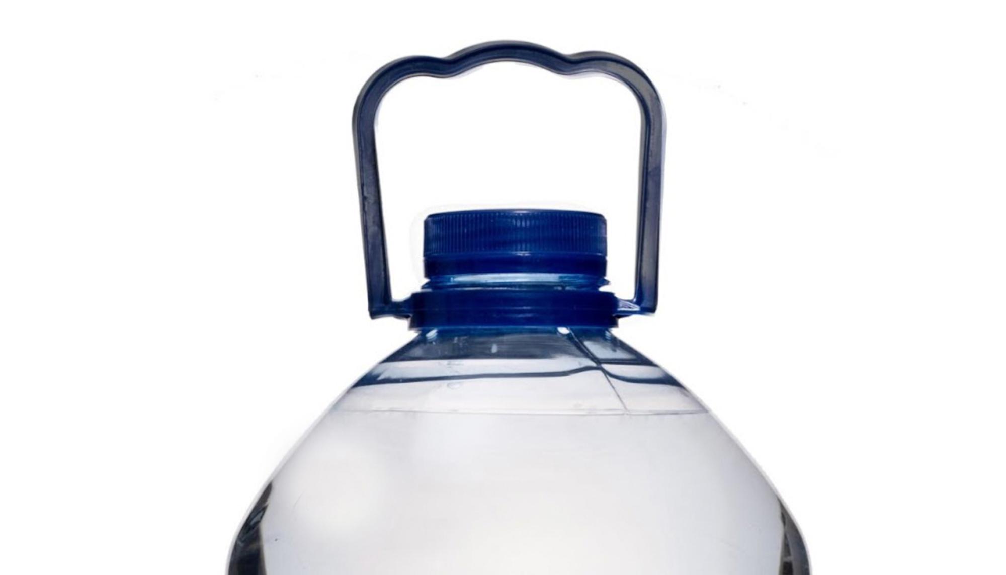 Botella agua mineral